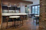 Quầy bar, cafe và phòng lounge Fairfield by Marriott Inn & Suites Athens-University Area