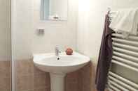 In-room Bathroom Stunning Mtn View 1-bed Ski Apt in Pamporovo