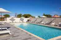 Swimming Pool ibis Styles Montpellier Aeroport Parc Des Expos