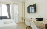 Kamar Tidur 6 Cozy and Furnished Studio at Menteng Park Apartment