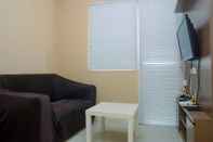 Ruang Umum Furnished Green Pramuka City 2BR Apartment near Mall