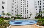 Kolam Renang 4 Minimalist and Stylish 1BR Bassura City Apartment