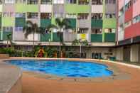 Kolam Renang Cozy 2BR @ Sentra Timur Residence Apartment