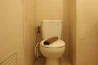 Toilet Kamar Simply Homey 1BR Apartment at Parahyangan Residence near UNPAR