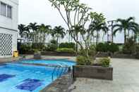 Swimming Pool Elegant Studio Apartment Margonda Residence 5