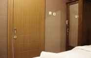 Kamar Tidur 4 Chic and Cozy 2BR Apartment at Pinewood Jatinangor near JATOS