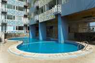 Swimming Pool Compact and Simple Studio Apartment at Saladdin Mansion