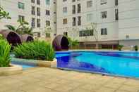 สระว่ายน้ำ Good Deal Bassura City Studio Apartment near Shopping Mall