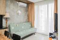Ruang untuk Umum Cozy 2BR Apartment at Tuscany Residences With Garden View