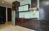 Kamar Tidur 3 Modern and Stylish 2BR at The Empyreal Apartment