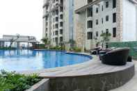 สระว่ายน้ำ Fully Furnished Apartment with Comfortable Design 2BR Vittoria Residence