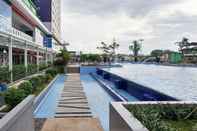 Kolam Renang Trendy 2BR Green Pramuka Apartment