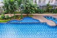 Swimming Pool Simply Studio at Tamansari Skylounge Apartment