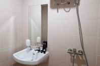 In-room Bathroom Compact Studio Parahyangan Residence Apartment near UNPAR