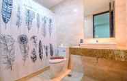 Toilet Kamar 4 Cozy Stay @ Strategic Place 2BR Menteng Park Apartment