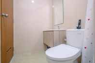 In-room Bathroom Homey and Warm Studio Apartment Oasis Cikarang