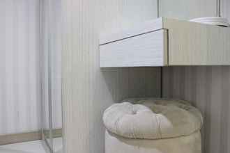 Kamar Tidur 4 Pleasant and Homey 2BR Apartment at Tamansari La Grande