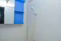 Toilet Kamar Spacious and Comfy 2BR Bassura City Apartment