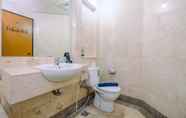 Toilet Kamar 3 Exclusive with City View 3BR Apartment Bellagio Residence