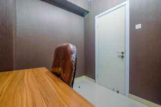 ห้องนอน 4 Comfort 1BR with Study Room Green Pramuka Apartment