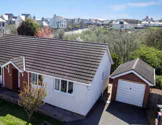 Exterior 2 3 Bedroom Bungalow Moelfre- Private Garden,parking