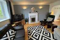 Common Space 3 Bedroom Bungalow Moelfre- Private Garden,parking