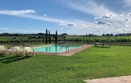 Hồ bơi 3 Charming 10 pax Villa in Cortona With Private Pool