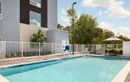 Swimming Pool 4 TownePlace Suites by Marriott Plant City