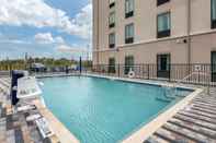 Swimming Pool Comfort Inn & Suites Jacksonville - Orange Park Near Naval Air Station