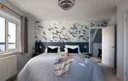 Bedroom 5 The Curlews - On sea Estuary With Hydrotherapy spa