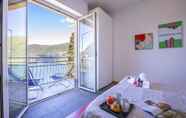 Bilik Tidur 7 Amazing View on Como Lake Apartment