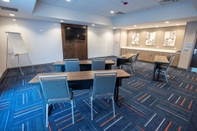 Functional Hall Hampton Inn by Hilton Richwood Cincinnati South