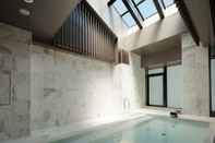 Swimming Pool Candeo Hotels Kyoto Karasuma Rokkaku