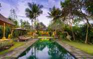 Kolam Renang 4 Villa Belong Dua