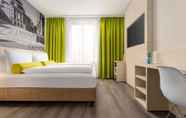 Bedroom 3 Super 8 by Wyndham Chemnitz