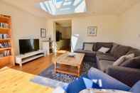 Common Space Blackberry 4 Bed Bembridge Holiday Home Sleeps 6 Adults 2 Children