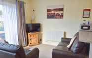 Common Space 5 Seashells Dog Friendly Seaview Beach Chalet Sleeps 4 Beach Opposite