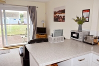 Bedroom Seashells Dog Friendly Seaview Beach Chalet Sleeps 4 Beach Opposite