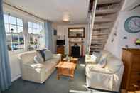 Ruang Umum Harbour Life Dog Welcoming Yarmouth First Floor Apartment Sleeps 4