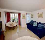 Ruang Umum 3 Mulberry 3 bed Cowes Cottage Solent Views Sleeps 6 Plus Parking