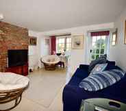 Ruang Umum 4 Mulberry 3 bed Cowes Cottage Solent Views Sleeps 6 Plus Parking