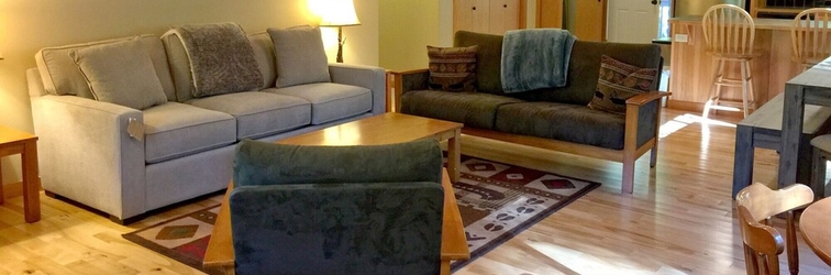 Lobby Mt Baker Lodging Cabin 65 Sleeps 10