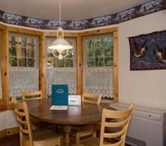 Restaurant 4 Mt Baker Lodging Cabin 25 - Sleeps 6