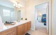 In-room Bathroom 5 Beautiful and Comfortable Apartment Near Universal Parks