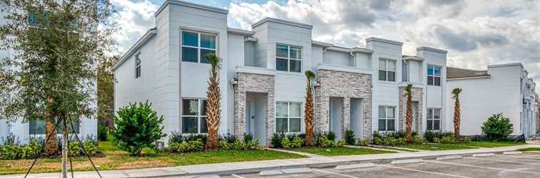 Exterior Pleasant Townhome With Private Pool Near Disney