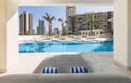 Swimming Pool 4 Meriton Suites Surfers Paradise