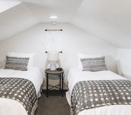 Bedroom 5 Sonoma's Best Cottages