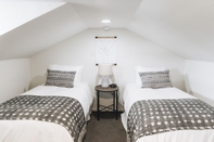 Bedroom Sonoma's Best Cottages