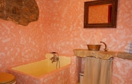 In-room Bathroom 6 Authentic House With Pool & sea View Surrounded by Amazing Nature