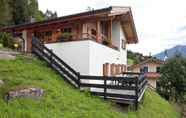 Bangunan 3 Ritzy Chalet in Wald-königsleiten With Indoor Pool